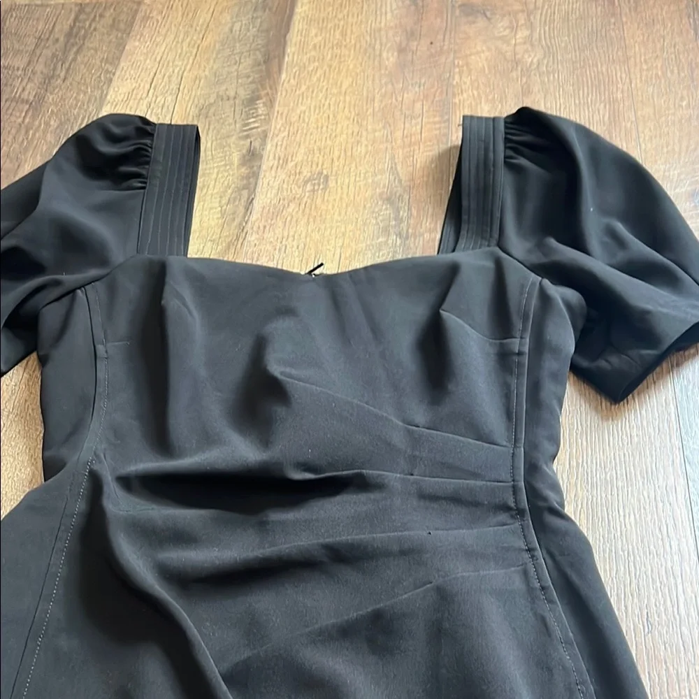 Elegant Black Dress - Picture 4 of 10